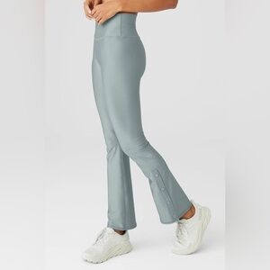 ALO Yoga Button Detail Airlift Flare Leggings